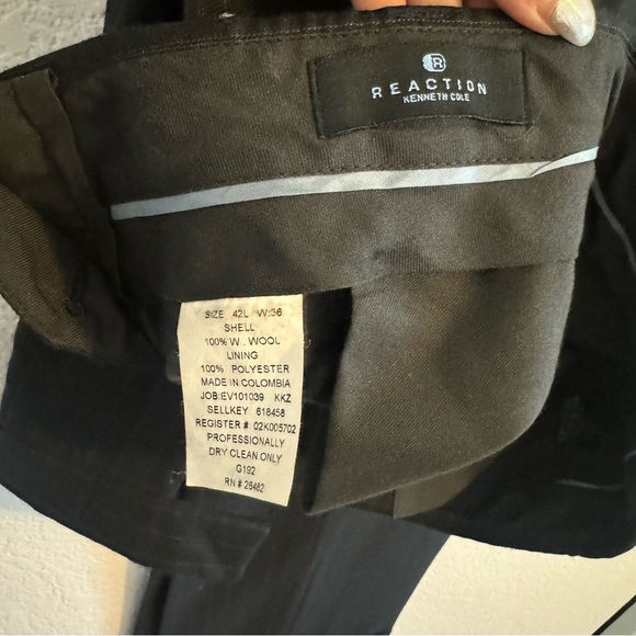 Kenneth Cole Reaction Black And Gray Pinstriped 2 pcs Wool Suit. Size 42… - Picture 15 of 17